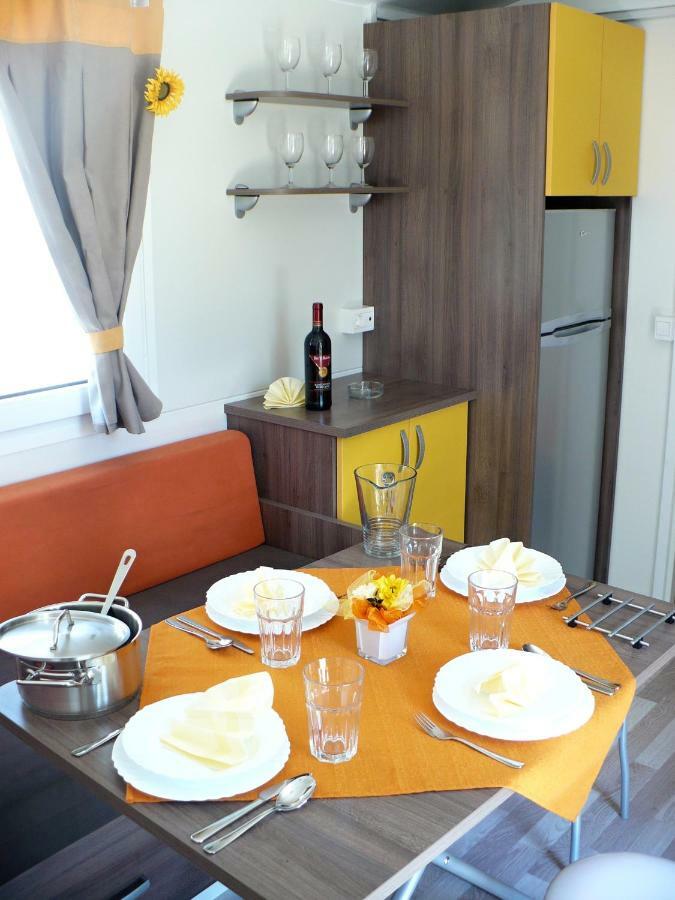 Victoria Mobilehome Camping Village Poljana Мали-Лошинь Экстерьер фото